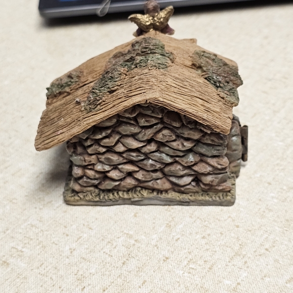 Resin - Picture 5 of 8